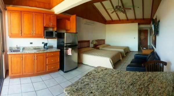 Flamingo Marina Resort Studio Playa Flamingo Bagian luar foto
